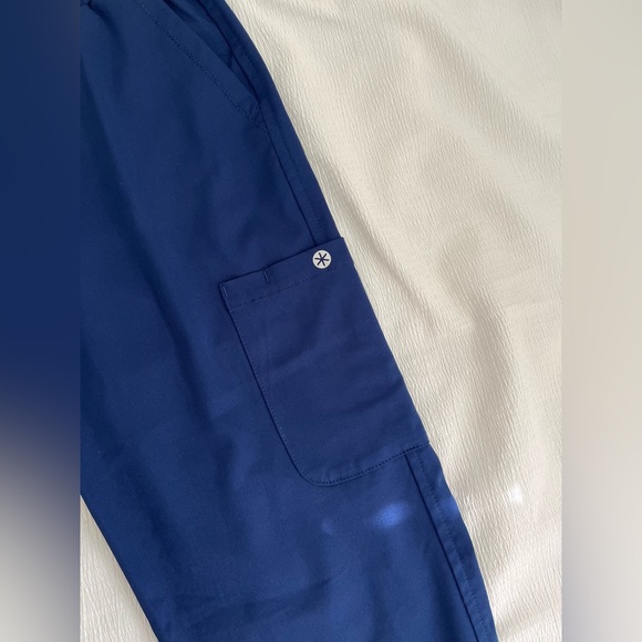 scrub pants - Picture 7 of 8